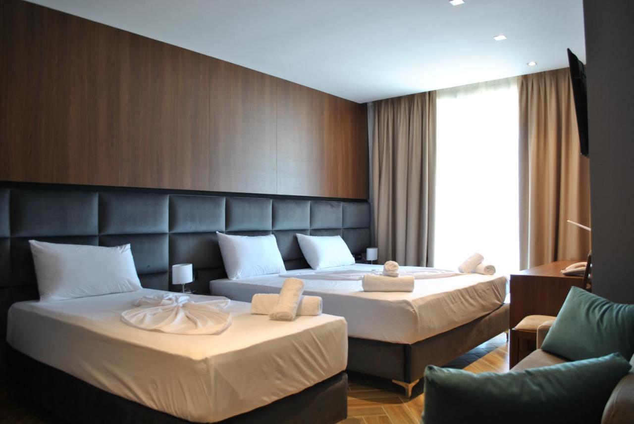 Hotel Twin Towers & 4*