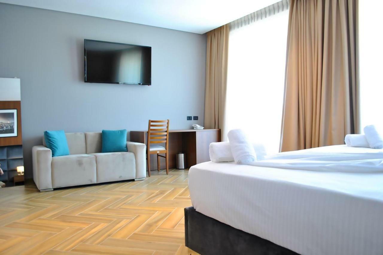 Hotel Twin Towers & Shengjin